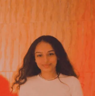 Viha Thumar headshot